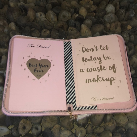 Too Faced Boss Lady Beauty Agenda 2018 Eyeshadow - Picture 5 of 8